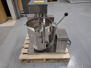 lot 7 image: Groen Model TDR17-20 Heated Commerc...