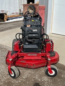 lot 3 image: Exmark Vantage S-Series 52 Zero Turn