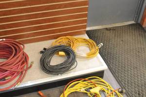 lot 1019 image: Lot of (3) Extension Cords