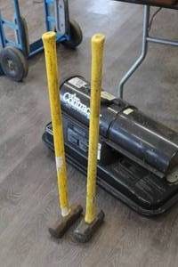 lot 1024 image: Lot of (2) Sledgehammers