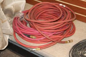 lot 1021 image: Lot of (3) Air Hoses