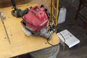 lot 1037 image: Honda GX45 Gas 4-Stroke Motor