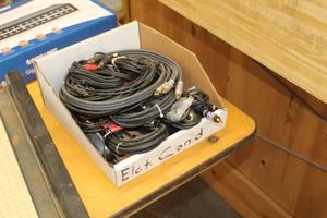 lot 1055 image: Electric Cables, Audio-Video Cables