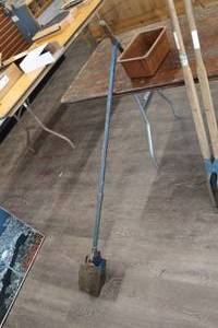 lot 1066 image: T-Handle Post Hole Digger