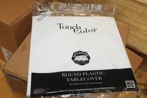 lot 1076 image: Lot of ( 12 ) Touch of Color Octy-Round Plastic 82 Round Tablecover
