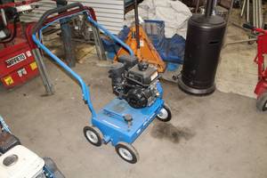 lot 958 image: BlueBird C18 Gas Lawn Comber