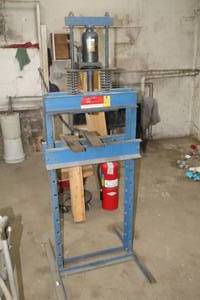 lot 969 image: Ausco 15-Ton Shop Press 5-51703