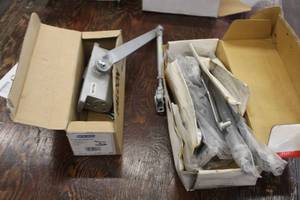 lot 1095 image: Lot of (2) Door Closers