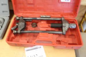 lot 1102 image: Large King Pin Press, Plastic Case