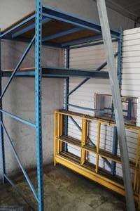lot 991 image: Racking - Uprights 4x8 (x2), Beams 4 (x4)