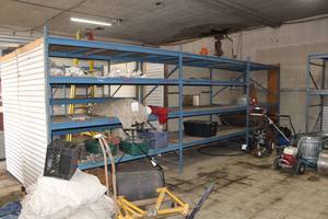 lot 993 image: Racking - Uprights 4x8 (x4), Beams 8 (x16), Beams 6 (x4)