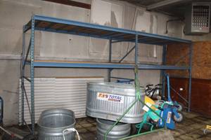 lot 994 image: Racking - Uprights 4x8 (x3), Beams 8 (x8)