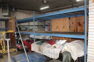 lot 996 image: Racking - Uprights 4x8 (x4), Beams 8 (x10)