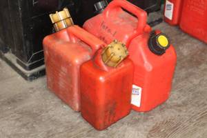 lot 1143 image: Lot of (2) Plastic Gas Cans