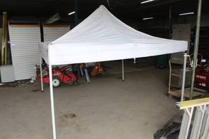 lot 950 image: EZ Up Pop-Up Tent 10x10