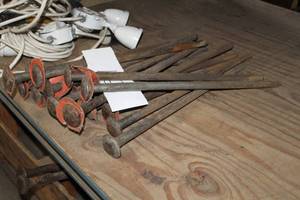 lot 952H image: Lot of (16) Tent Stakes