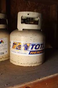 lot 1184 image: Propane Tank 5-lb (Full)