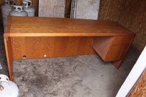 lot 1198 image: Wood Office Computer Desk