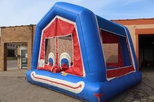 lot 937 image: Space Walk Interactive LLC Clown Face Jump and Bounce House 15x15x12