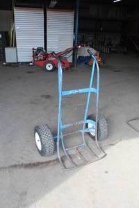 lot 944 image: Tree Ball Cart