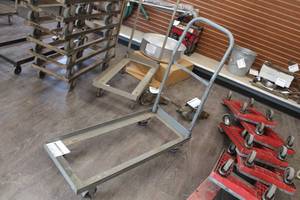 lot 1537 image: Chair Cart 44x19x44-12
