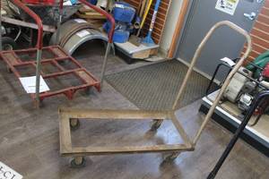 lot 1528 image: Chair Cart 40x19x45