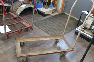 lot 1526 image: Chair Cart 40x19x44-12