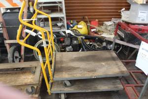 lot 1522 image: Utility Cart 37x23-12x41