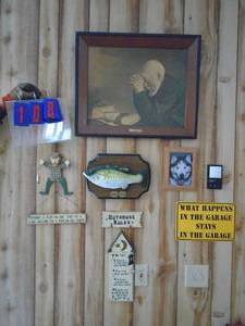 All items on wall. Includes Billy Bass. As shown.