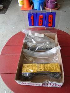 0 gauge lionel cattle # 6656 & lionel sunoco tanker # 6465. Tested 32125.