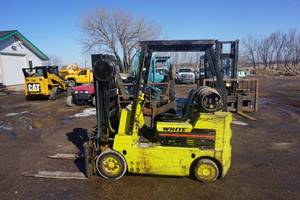 White Model MA40 Porpane Powered Fork Lift