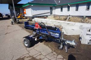 Iron Oak Model BHVH30186X 30 Ton Capacity Commercial Duty Tow Behind Log Splitter
