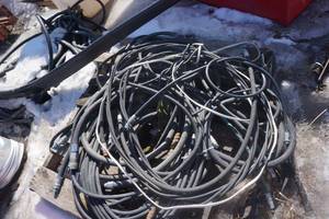 Large Lot of Hydraulic Hoses In Assorted Sizes