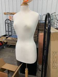GARMENT MANNEQUIN