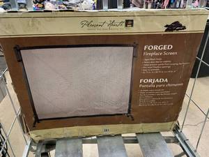 PLEASANT HEARTH FORGED FIREPLACE SCREEN
