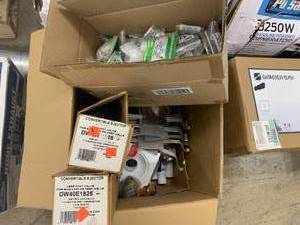 LARGE BOX ASSORTED PLUMBING ITEMSFITTINGS