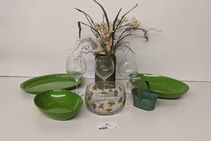 lot 102 image: Gorgeous Green and Floral Serving Collection