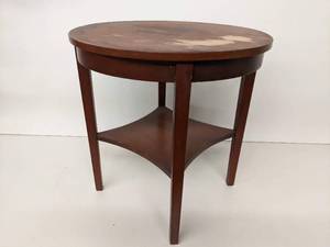 lot 147 image: Beautiful Vintage Boutells Fine Furniture Side Table- Great For Repurposing