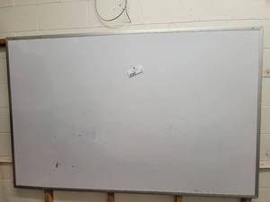 lot 125 image: Professional Dry-Erase Board  72 x 46.5