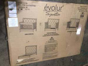 Evolur Signature Amsterdam White 5-in-1 Convertible crib good condition review all pictures