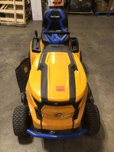 Cub Cadet XT1 Enduro LT 42 in. 56-Volt MAX 60 Ah Battery Lithium-Ion Electric Drive Cordless Riding Lawn Tractor good condition review all pictures