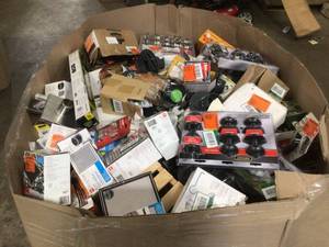 Pallet of mixed small houseware appliances & locks review all pictures