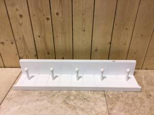 Kian Wall Shelf with 5 pegs, 24 inches, White See photo small damage Customer Returns See Pictures
