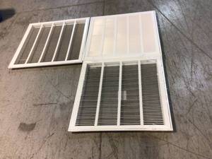lot 37 image: MIX LOT GRILLE VENT