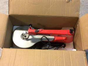 lot 41 image: 16 in. 2-Direction Variable Speed Scroll Saw