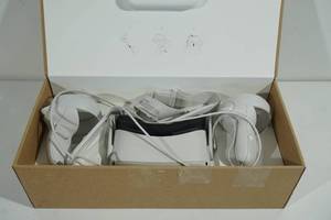 lot 20 image: Oculus Quest 2 256GB VR Gaming Headset - Stuck on Startup