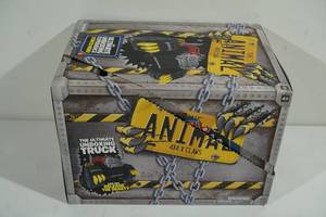 lot 39 image: Animal 4x4 X Claws Remote Control Truck