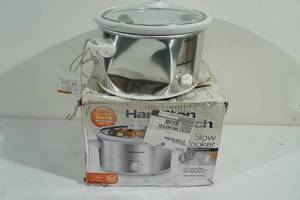 lot 22 image: Hamilton Beach 4 Quart Slow Cooker