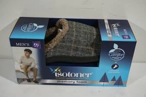 lot 53 image: NEW Isotoner Mens Memory Foam Slippers - XXL