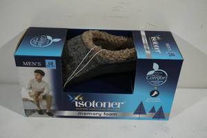 lot 54 image: NEW Isotoner Mens Memory Foam Slippers - Large